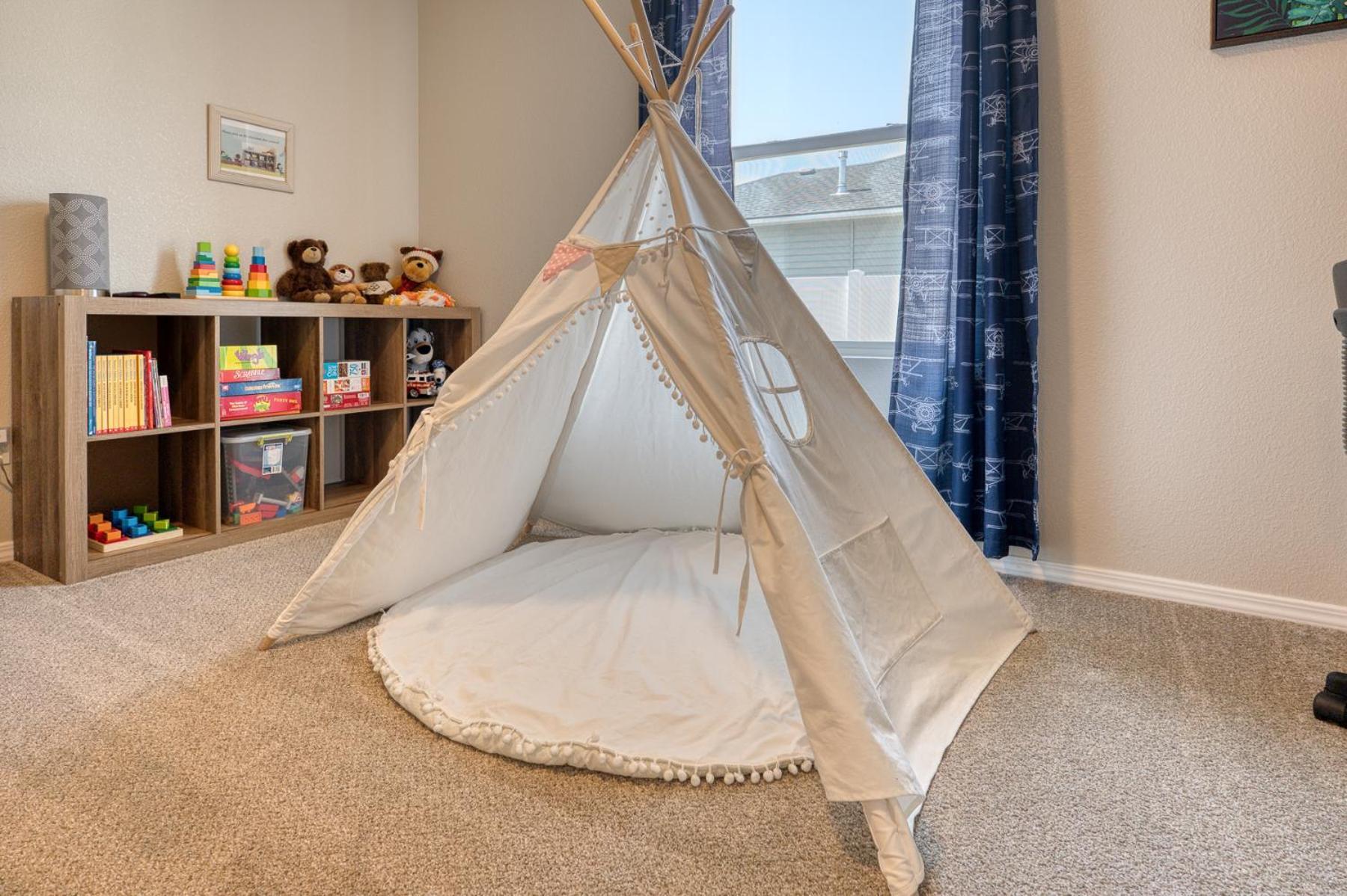 Family Friendly Playroom Garage Caldwell Zewnętrze zdjęcie